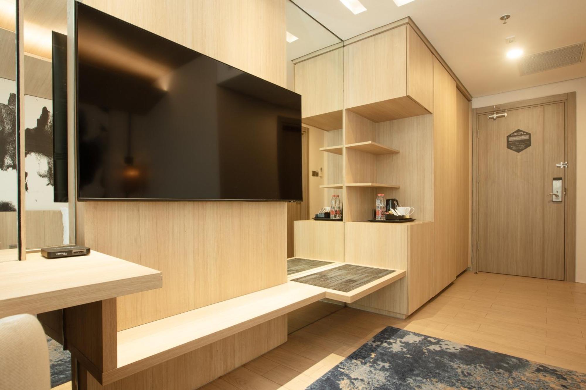 Louis Kienne Cikarang Hotel & Service Apartment Bekasi Exterior foto